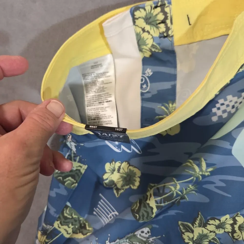 HURLEY BOYS SWIM TRUNKS XL 14/27 8.5